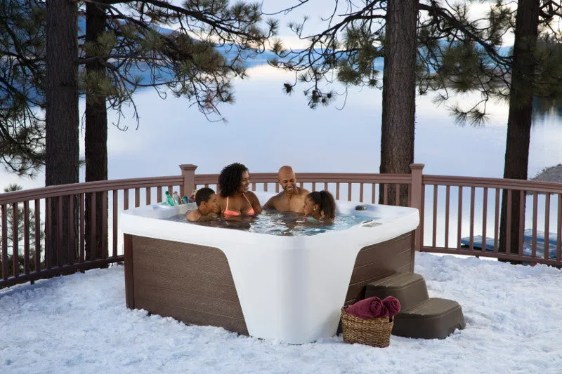 Monterey Hot Tub by Freeflow Spas