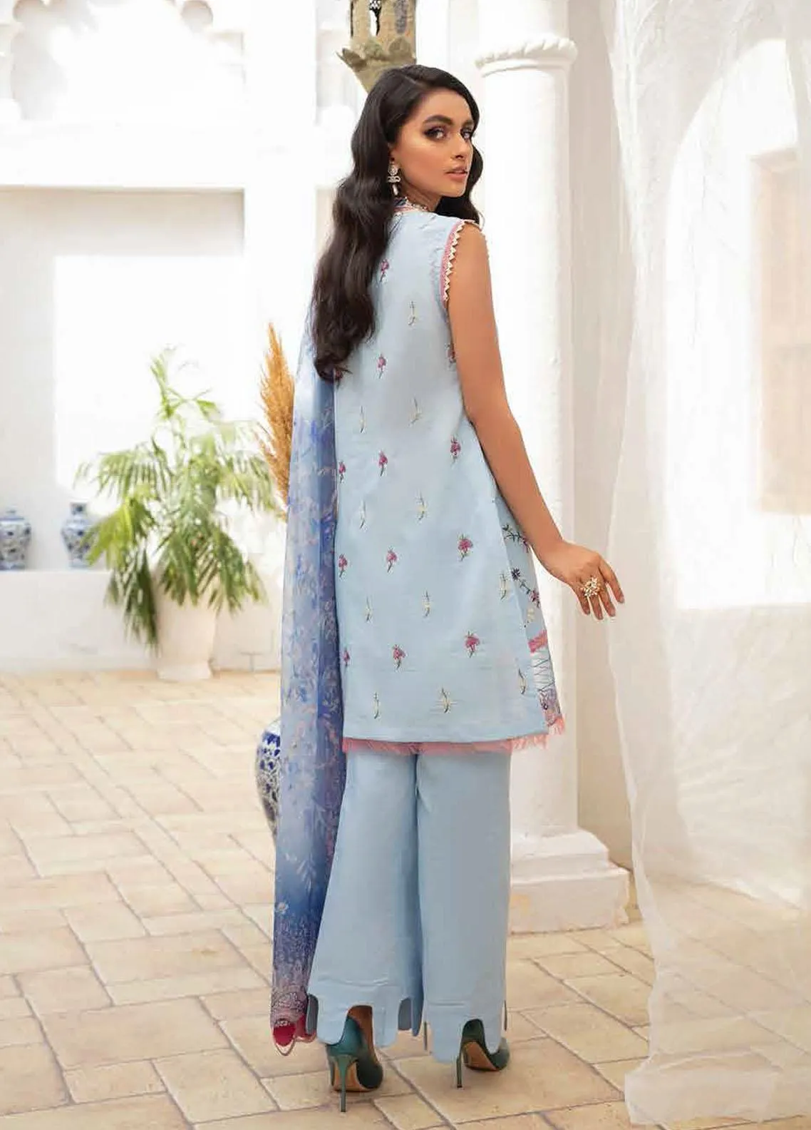 Roheenaz by Mushq Lawn Collection – RNZ-06-A Whispering Sky