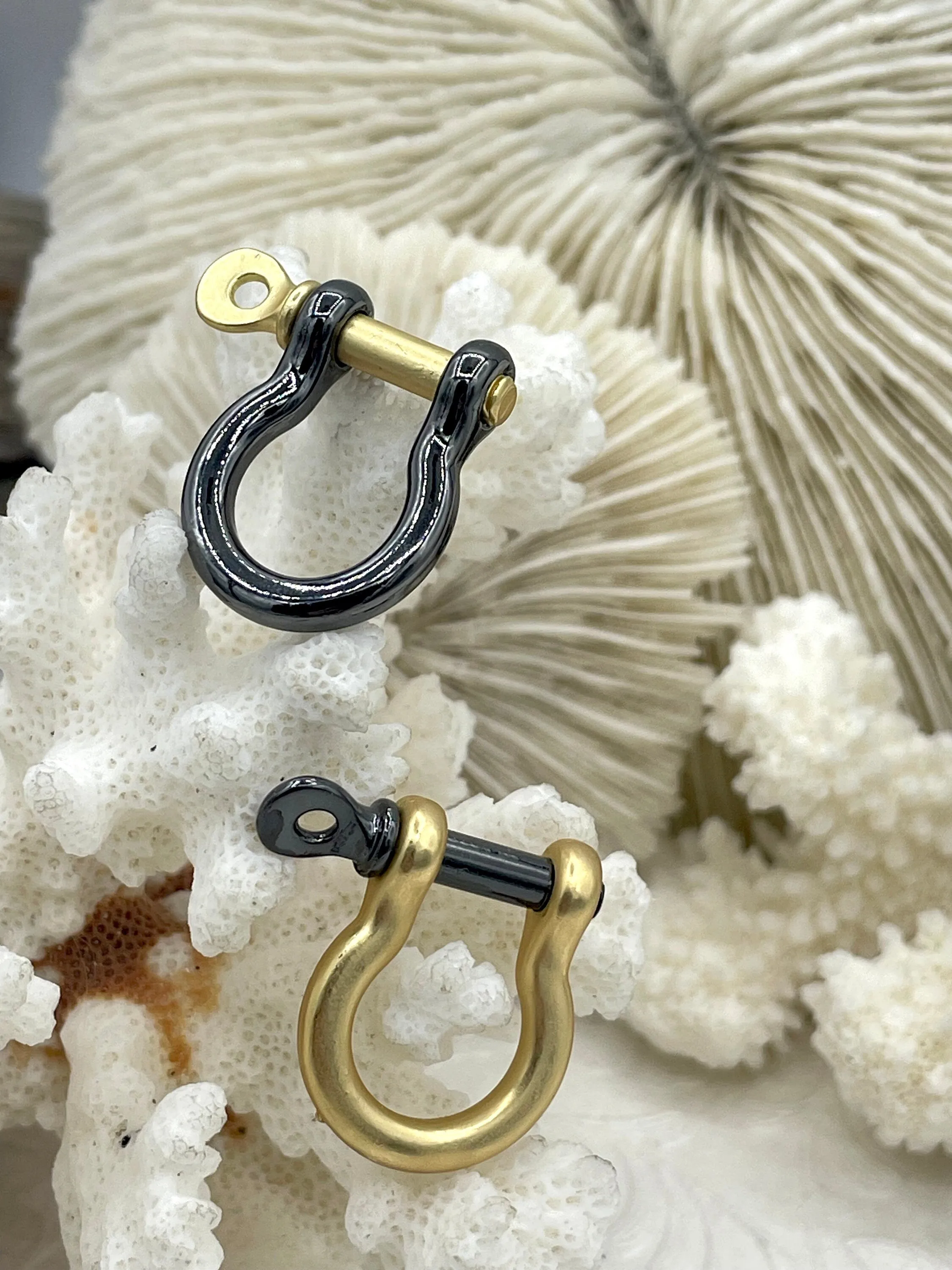 Zinc Alloy 2 Tone U Lock Clasp W/ Screw, U Shape Shackle,2 Tone Marine Shackle, Horseshoe Clasp, Anchor Carabiner, Anchor Shackle. Fast Ship
